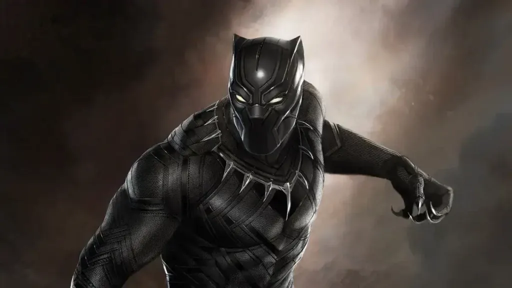 Black Panther en pose de combate, con traje de vibranium