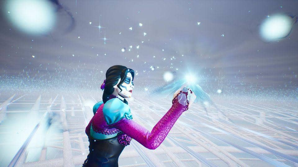 Revin the Cube agrietado durante el evento mariposa de Fortnite.