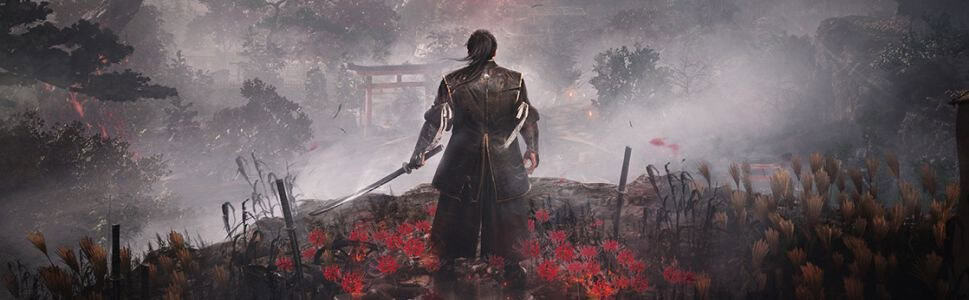 Guía de combate Nioh 3 mostrando enfrentamiento con cambio entre estilo Samurai y Ninja.