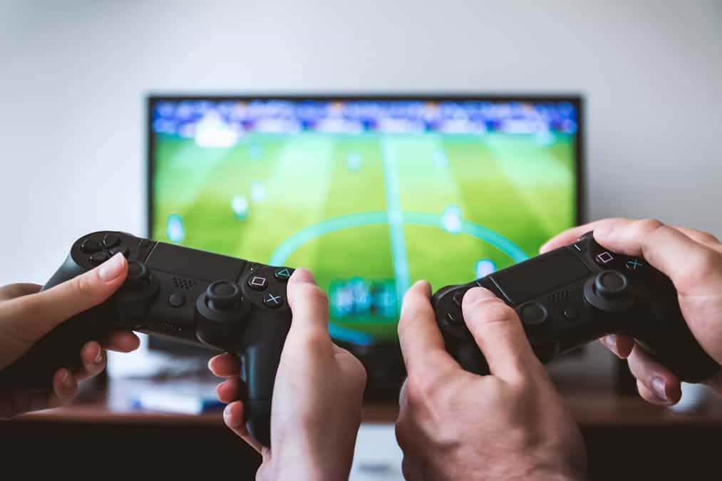Consola y setup para jugar en casa