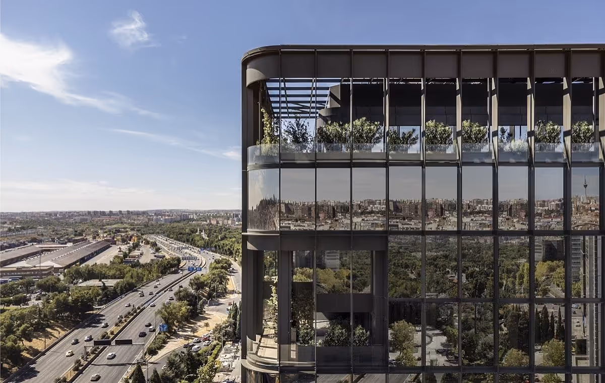 Renfe compra el edificio Faro por 109 millones de euros